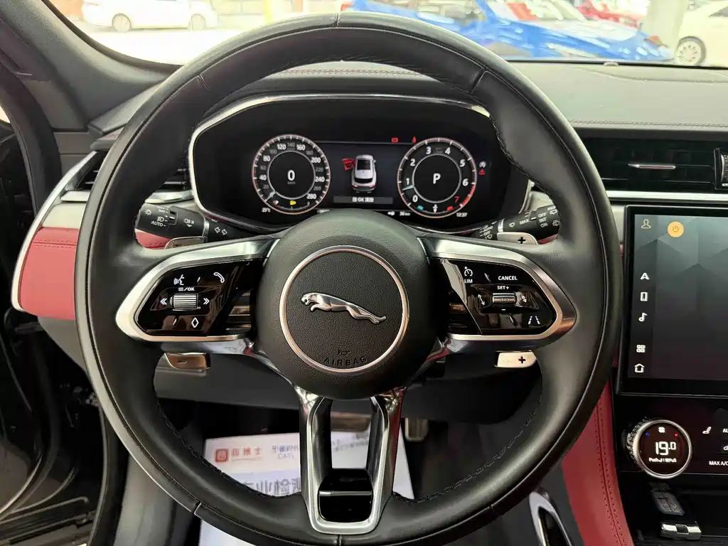 Jaguar F-Pace — фотографии объявления, Фото 11