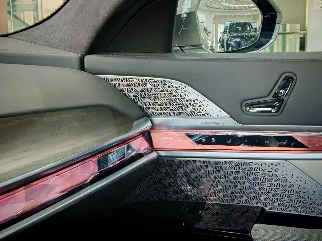 BMW i7 — миниатюра 15