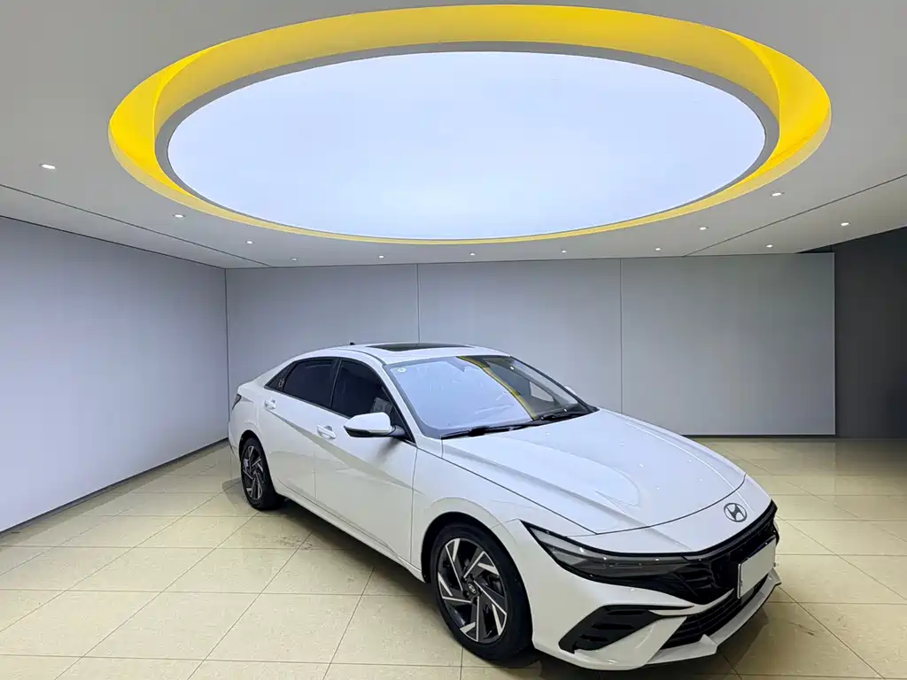 Hyundai Elantra — миниатюра 3