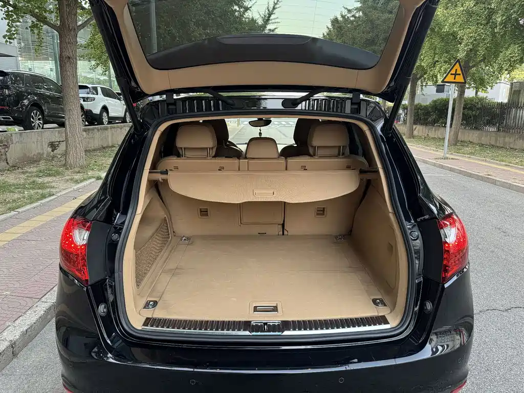 Porsche Cayenne — миниатюра 21