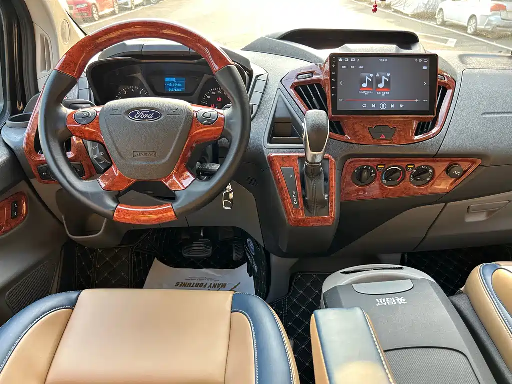 Ford Transit — миниатюра 12