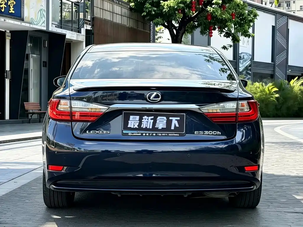 Lexus ES — миниатюра 8