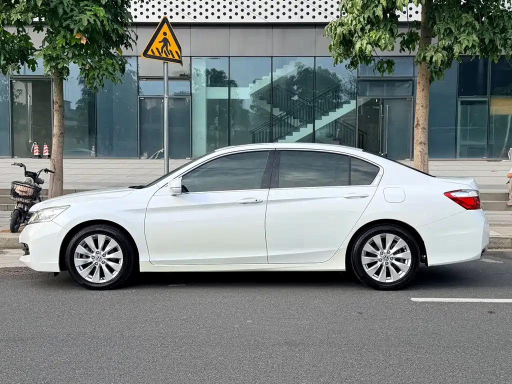 Honda Accord — миниатюра 5