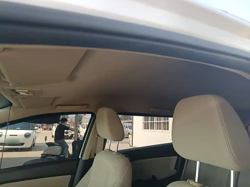 Baojun 310W — миниатюра 18