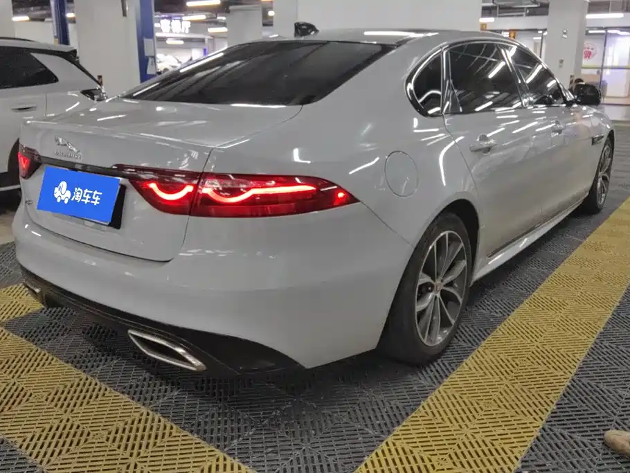 Jaguar XFL — миниатюра 3