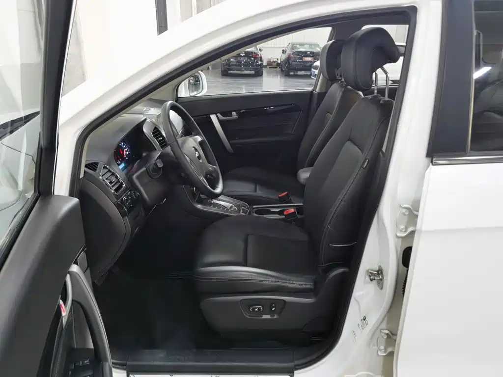 Chevrolet Captiva — миниатюра 10
