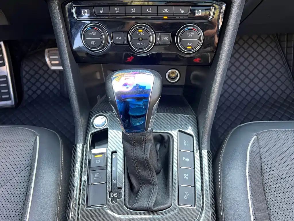 Volkswagen Tiguan L — миниатюра 15