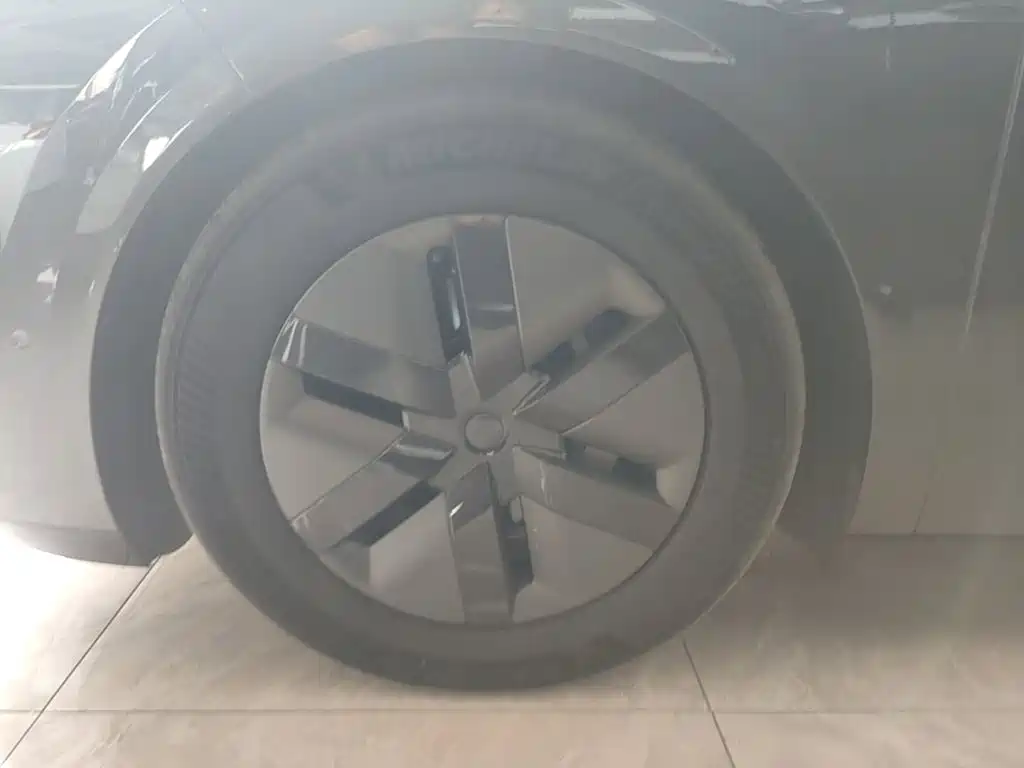Li Auto Li MEGA — миниатюра 23