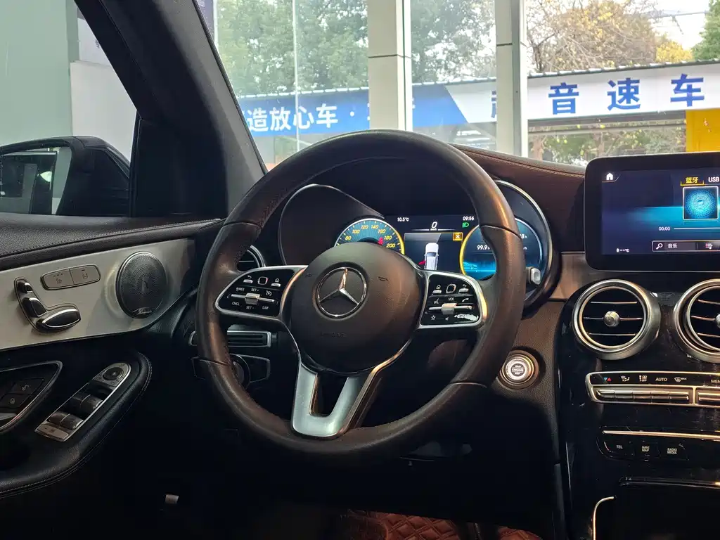 Mercedes-Benz GLC — миниатюра 10
