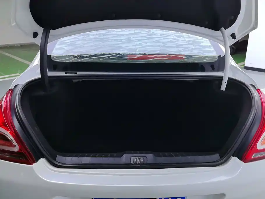 Peugeot 308 — миниатюра 4
