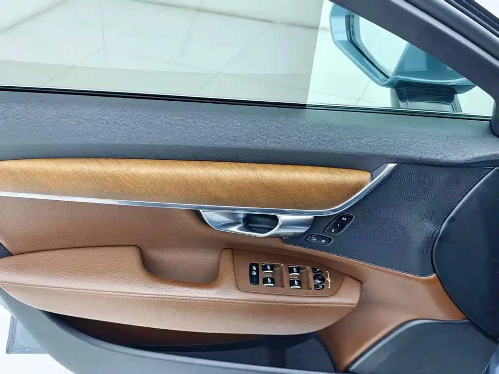 Volvo S90 — миниатюра 15