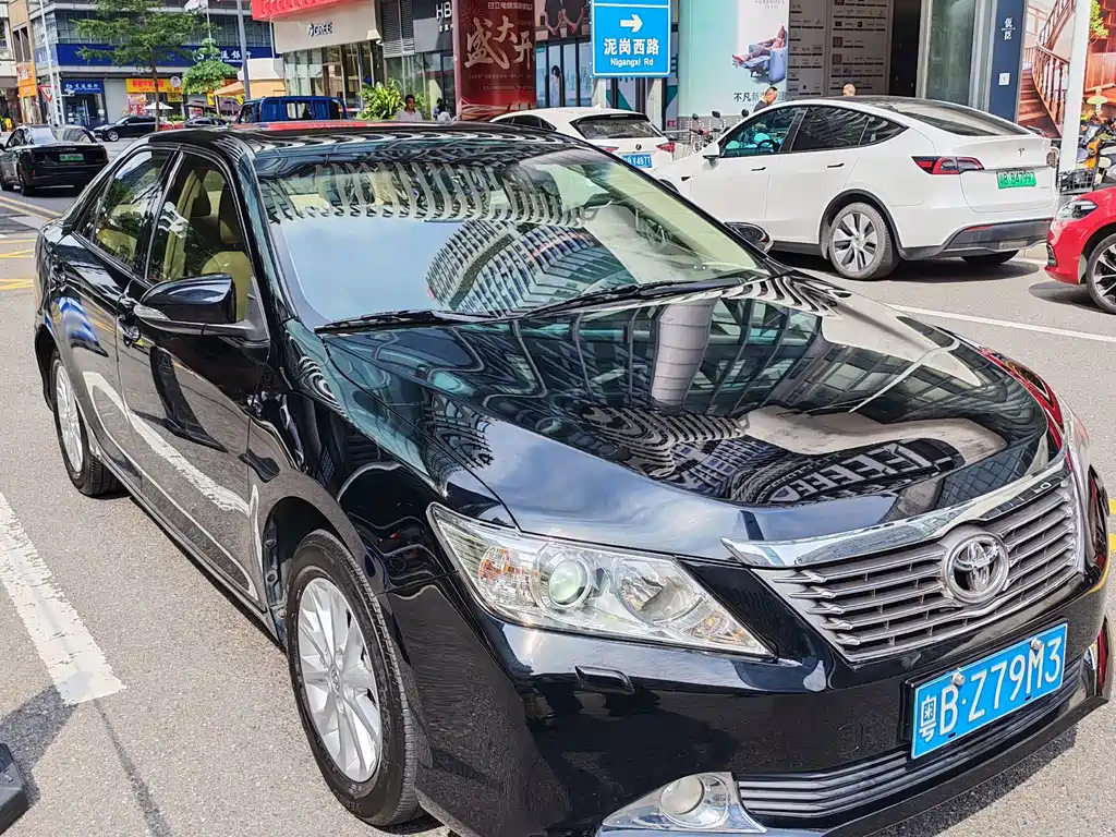 Toyota Camry — миниатюра 14