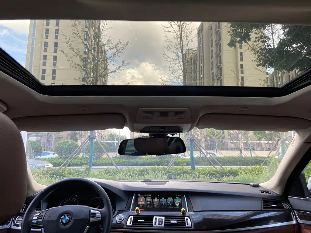 BMW 5 Series — миниатюра 16