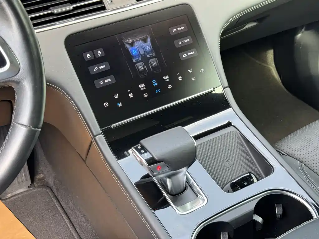 Li Auto Li ONE — миниатюра 11