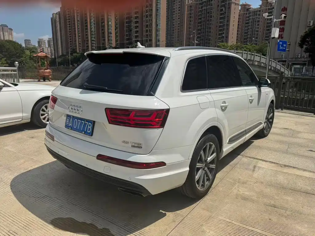 Audi Q7 — миниатюра 11