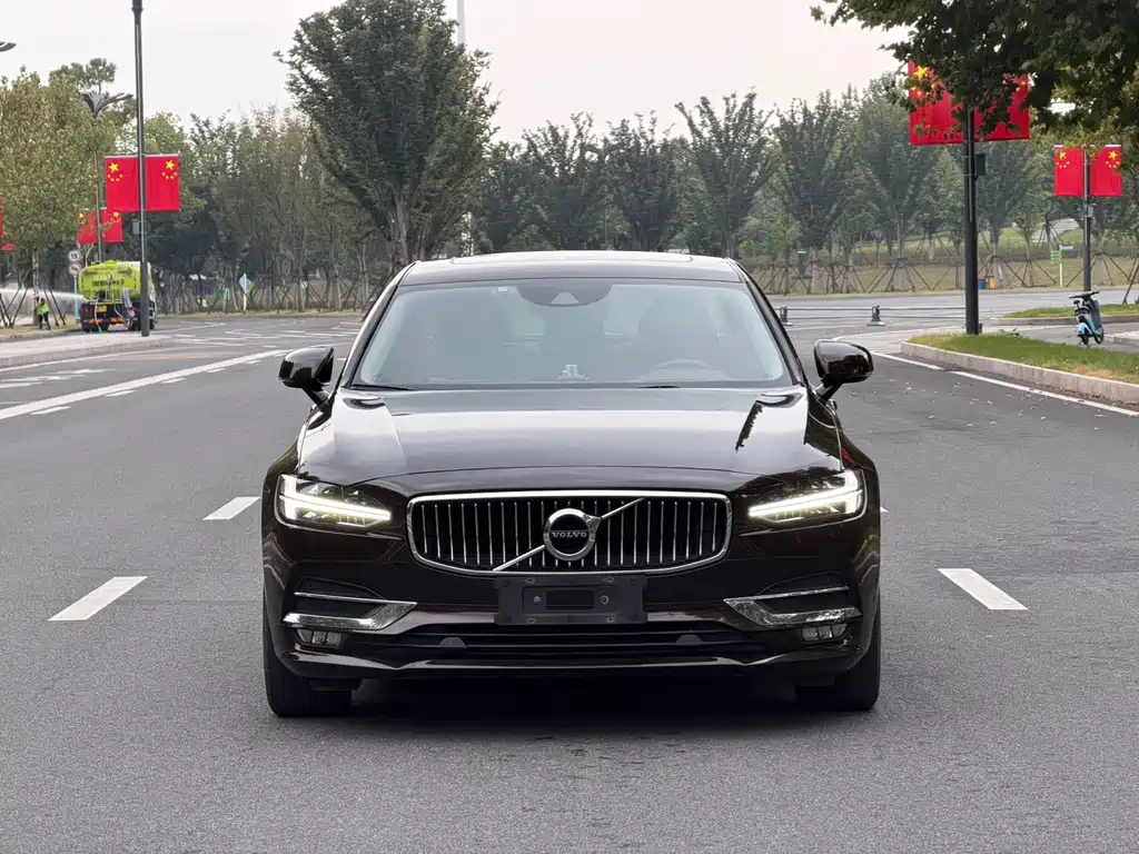 Volvo S90 — миниатюра 2