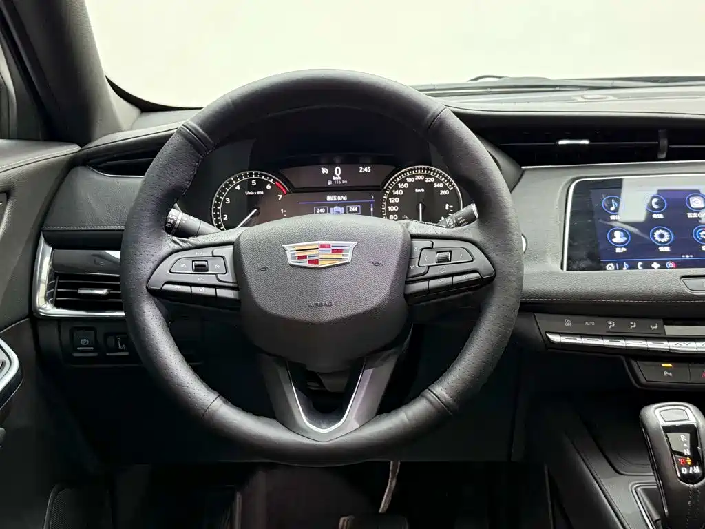 Cadillac XT4 — миниатюра 14