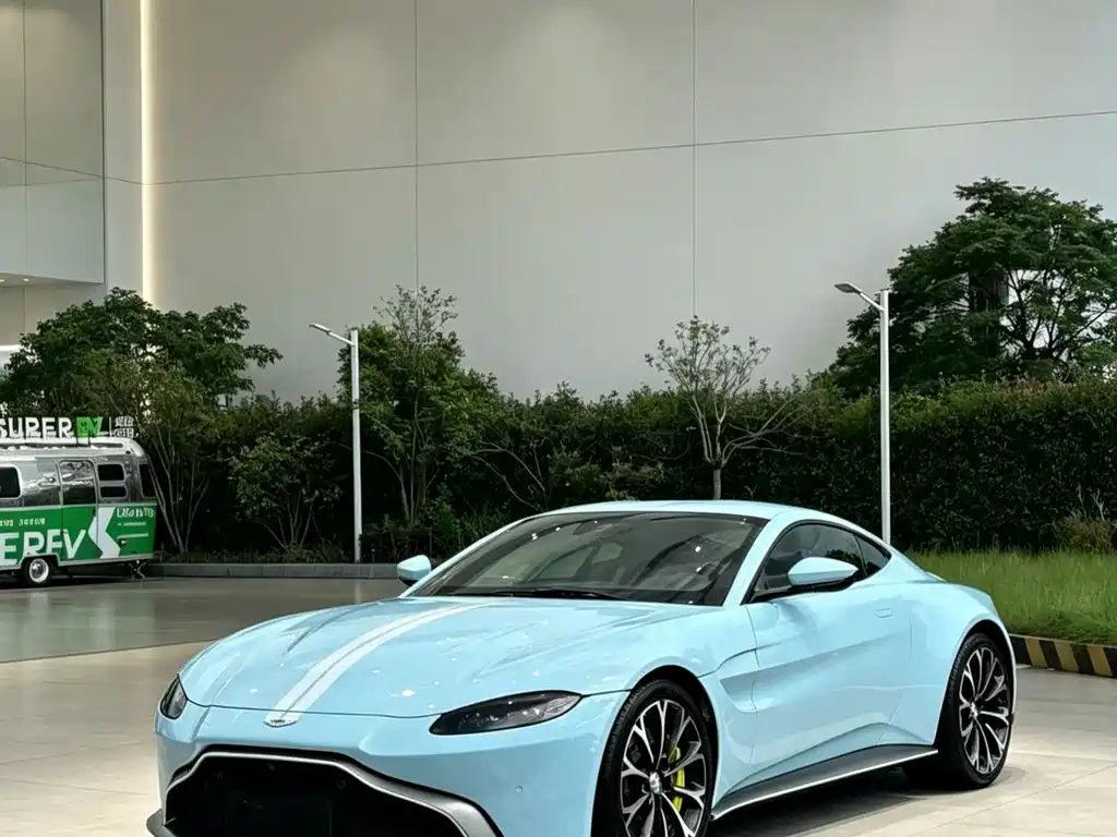 Aston Martin V8 Vantage 2019