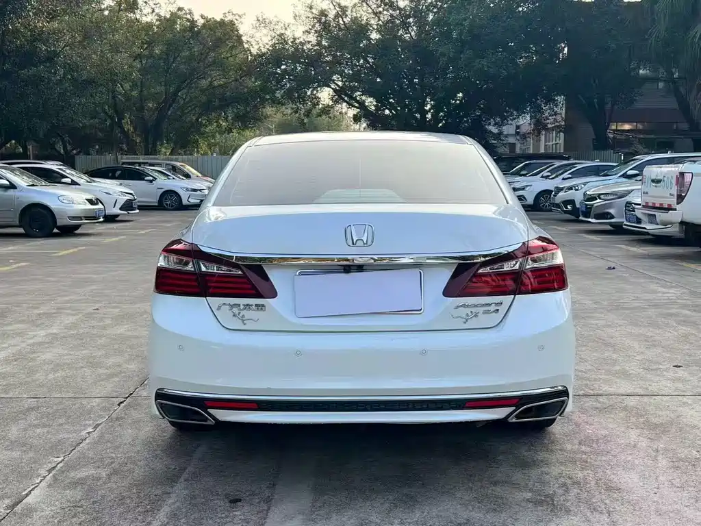 Honda Accord — миниатюра 5