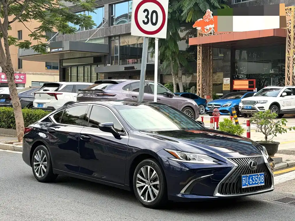 Lexus ES — миниатюра 3