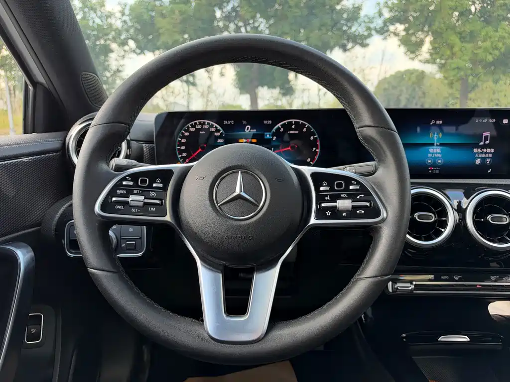Mercedes-Benz A-Class — миниатюра 17