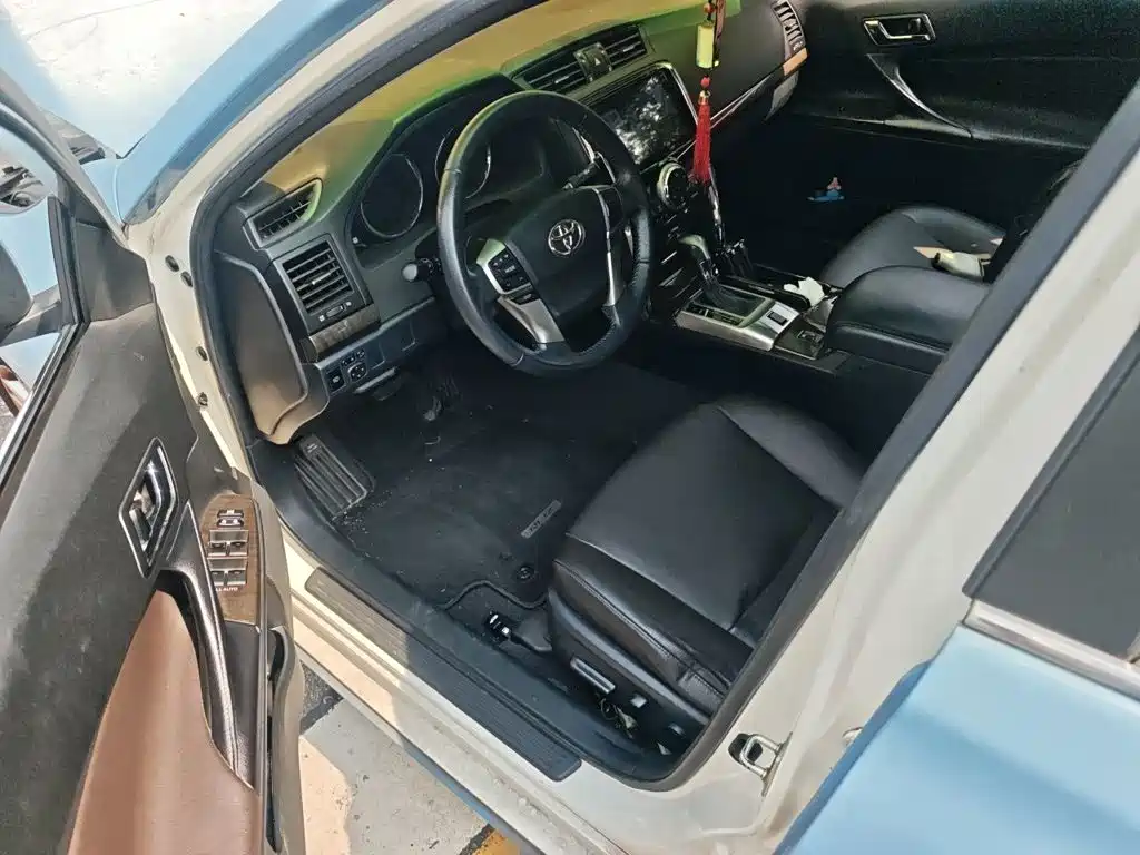 Toyota Reiz — миниатюра 12