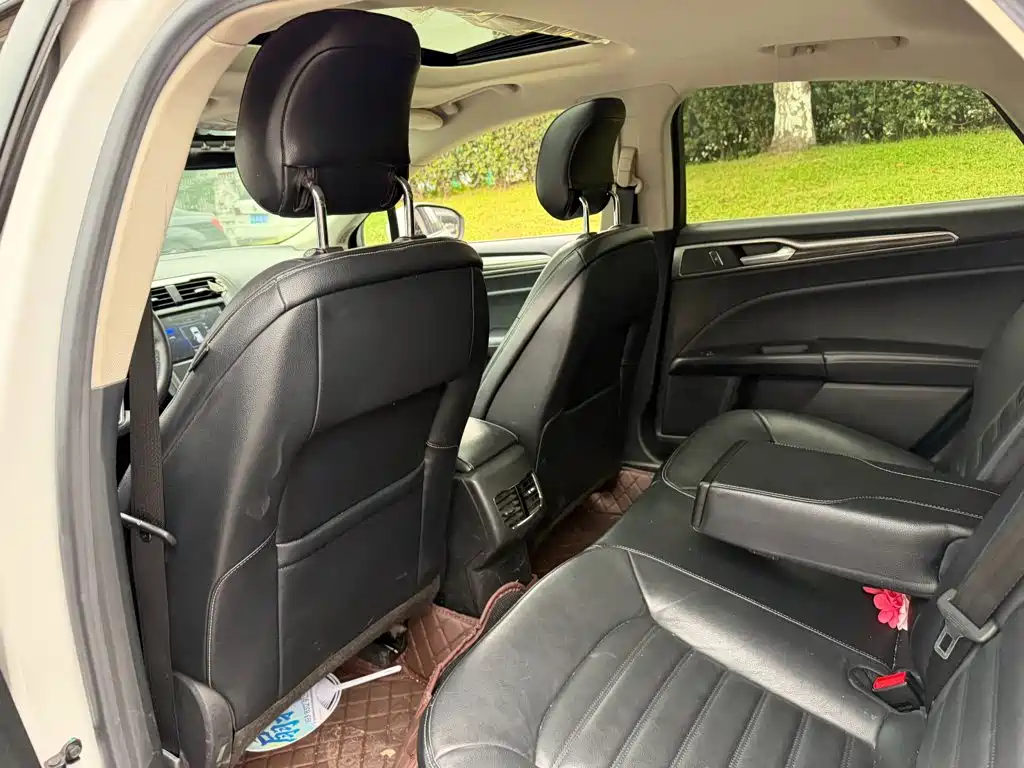 Ford Mondeo — миниатюра 11