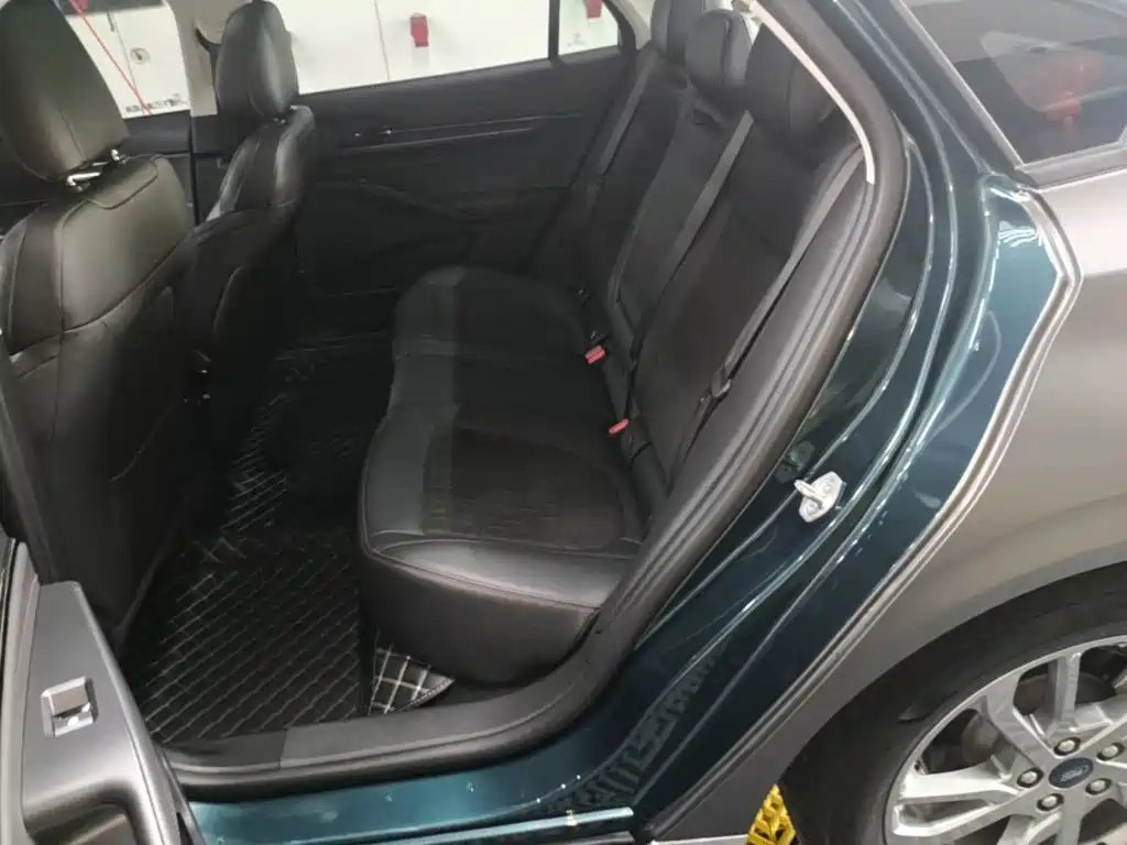 Ford Mondeo — миниатюра 17