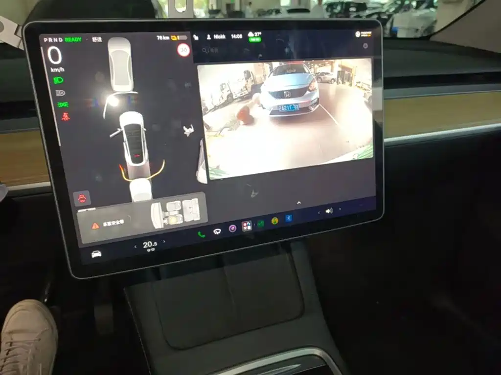 Tesla Model Y — миниатюра 13
