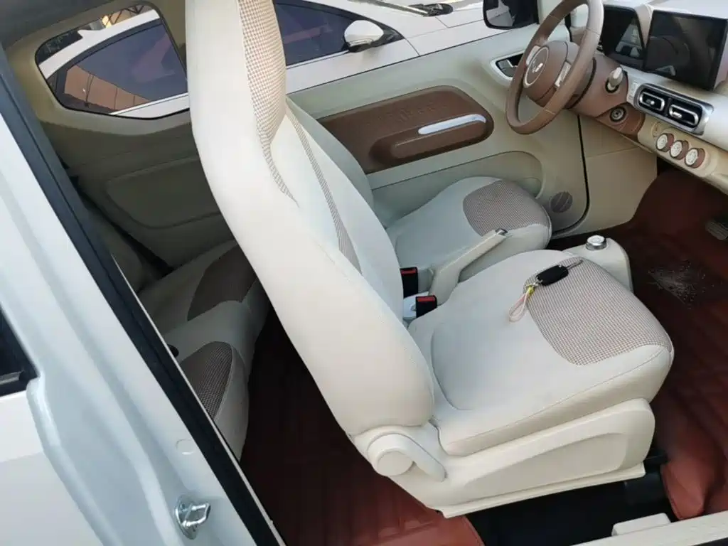 Wuling MINIEV — миниатюра 25
