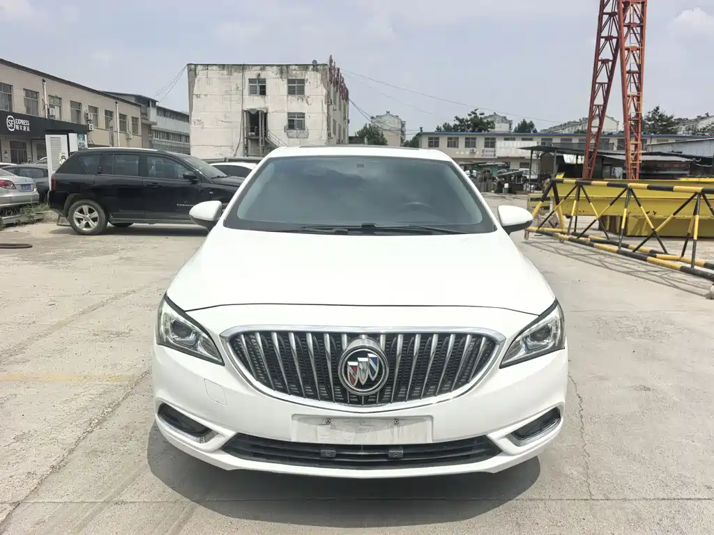 Buick Verano Sedan 15S Auto Leading Type, фото 2