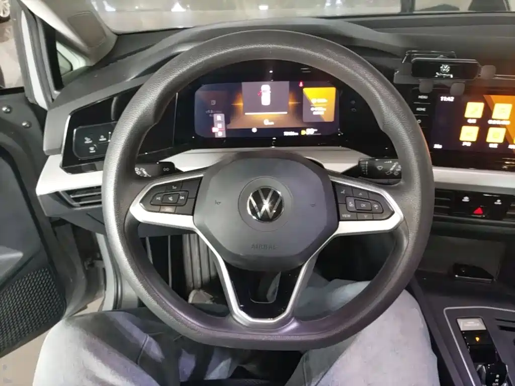 Volkswagen Golf — миниатюра 11