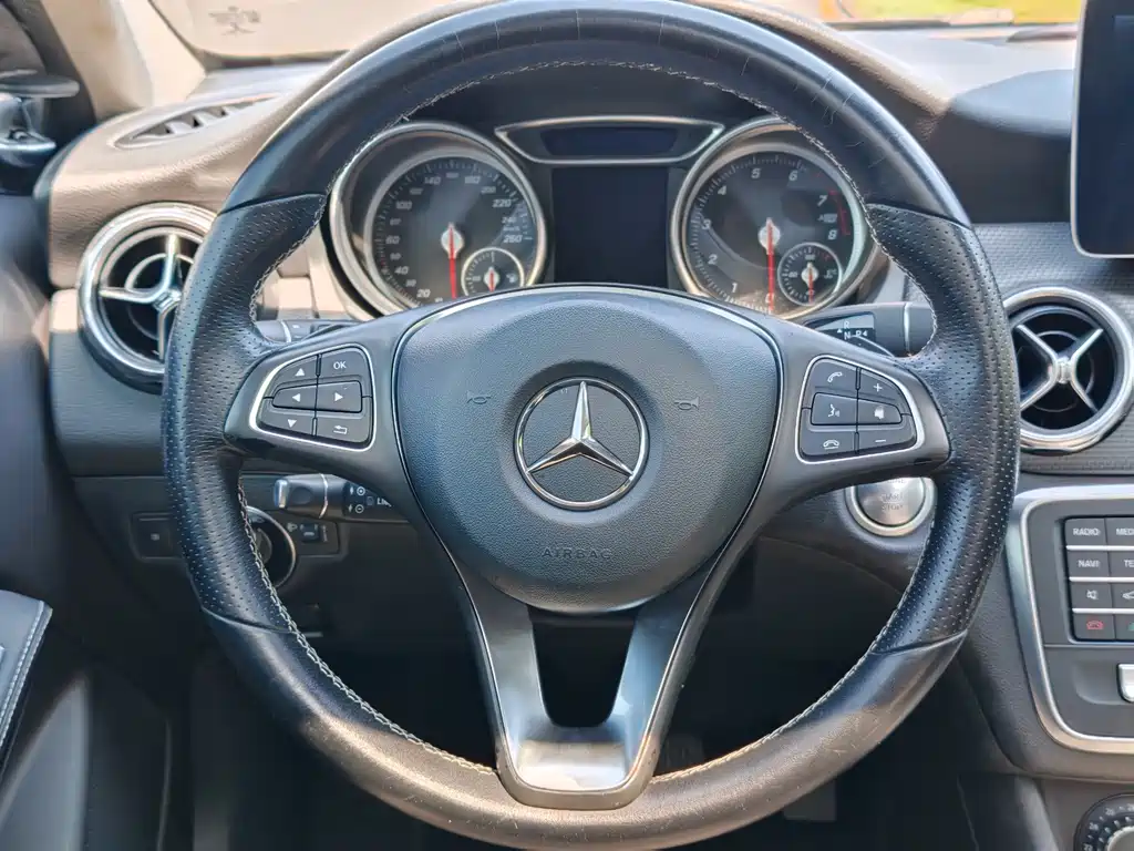 Mercedes-Benz GLA — миниатюра 16