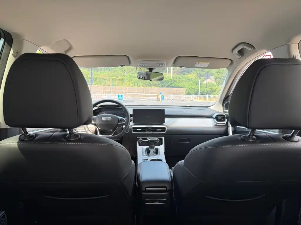 Geely Binyue — миниатюра 16