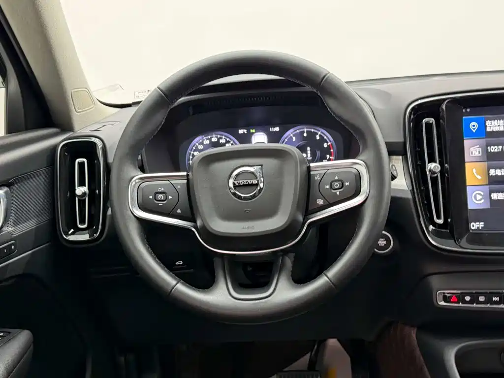Volvo XC40 — миниатюра 13