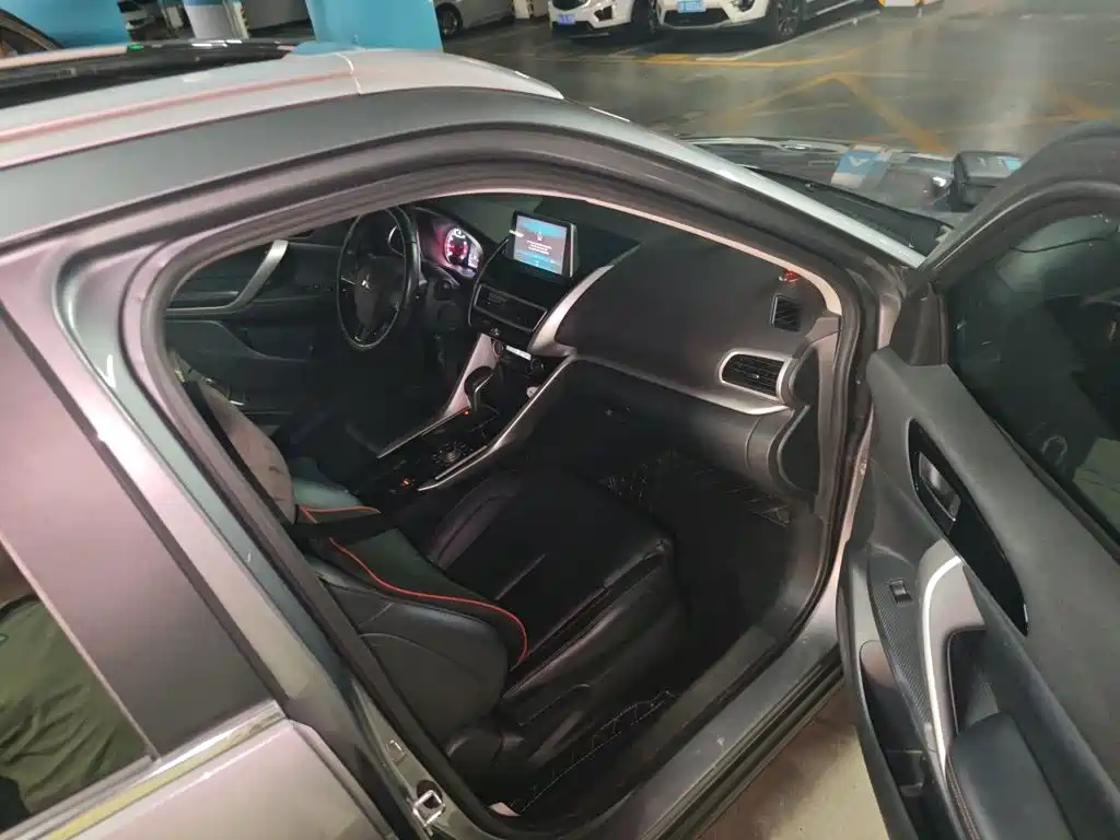 Mitsubishi Eclipse Cross — миниатюра 18