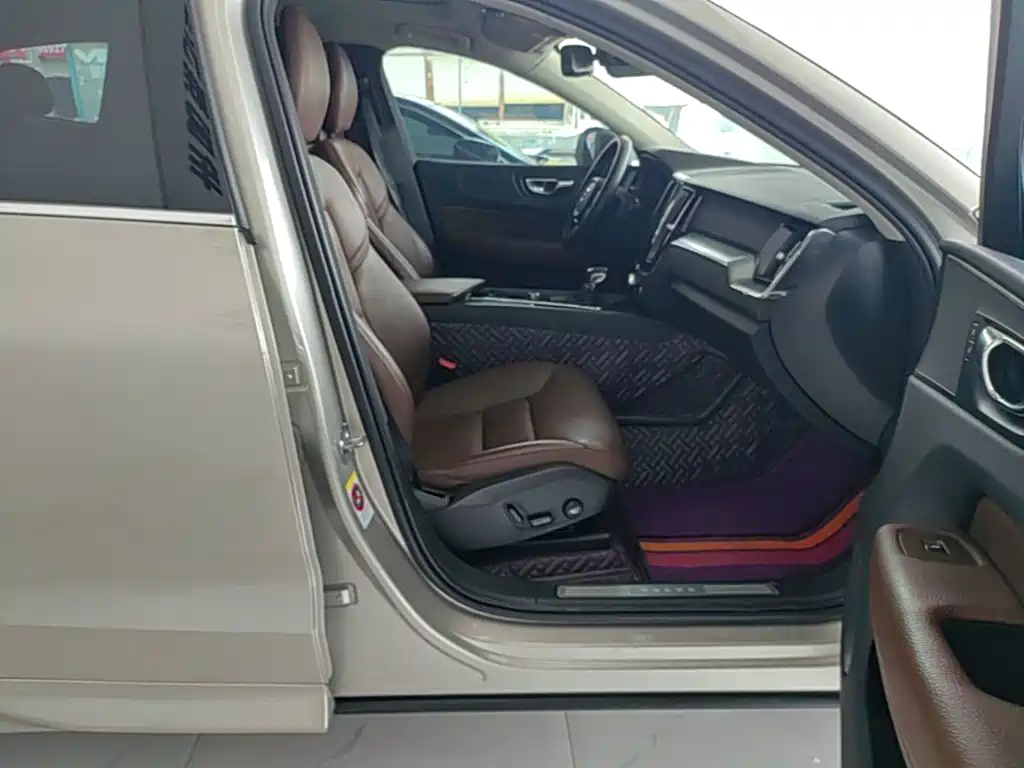 Volvo XC60 — миниатюра 25