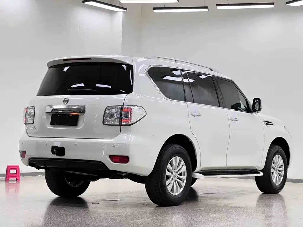 Nissan Patrol — миниатюра 27
