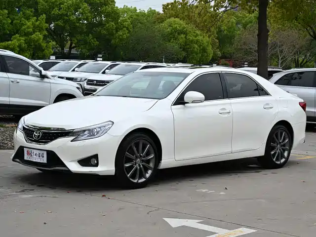 Toyota Reiz