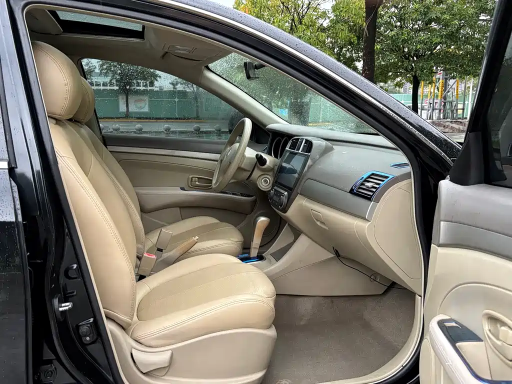 Nissan Sylphy — миниатюра 5
