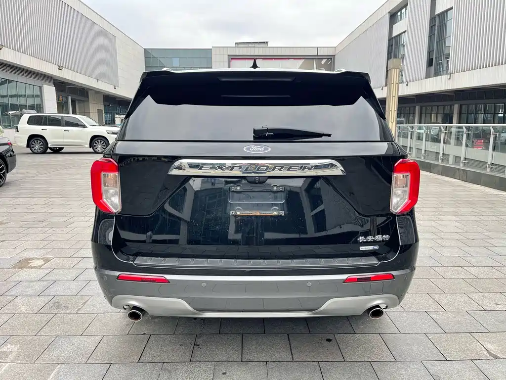 Ford Explorer — миниатюра 4