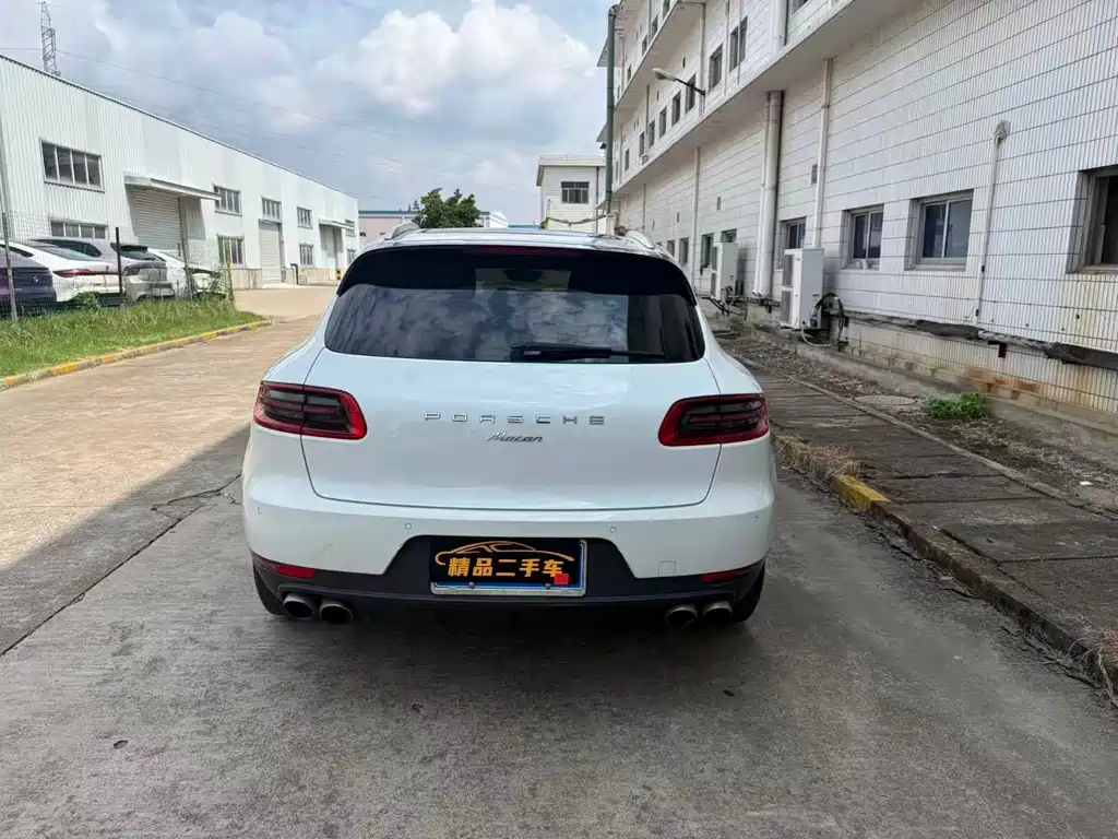 Porsche Macan — миниатюра 8
