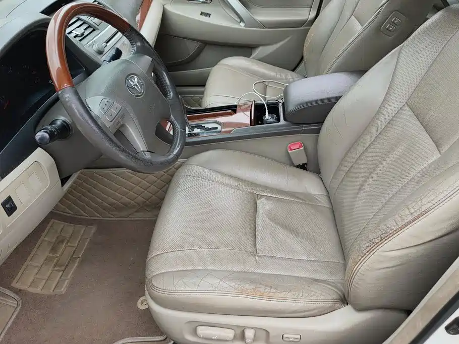 Toyota Camry — миниатюра 9