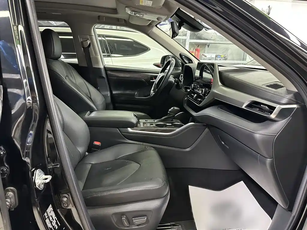 Toyota Highlander — миниатюра 6