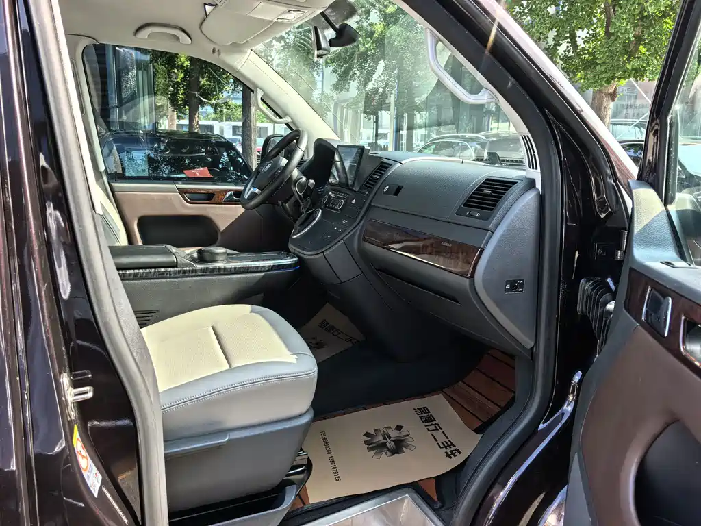Volkswagen Multivan 2.0TSI 4WD 65th Anniversary Limited Edition, фото 7