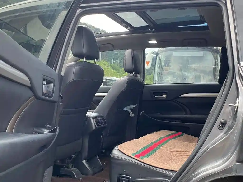 Toyota Highlander — миниатюра 8