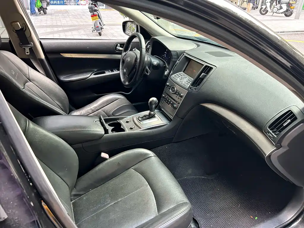 Infiniti G — миниатюра 8