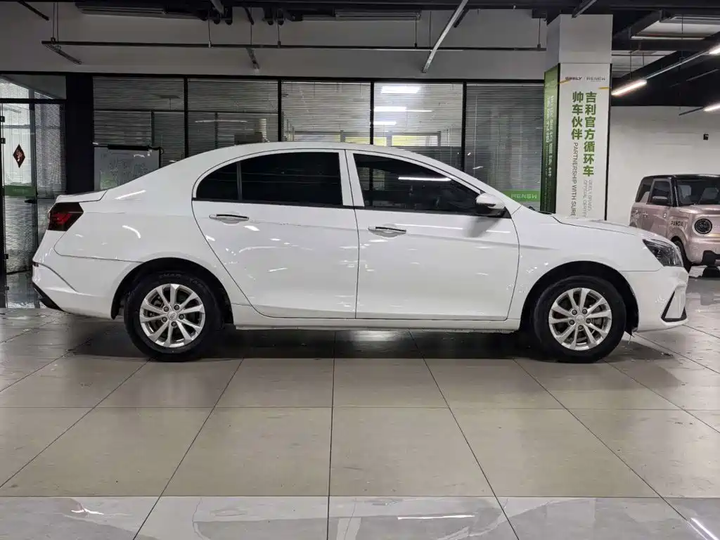 Geely Emgrand — миниатюра 4