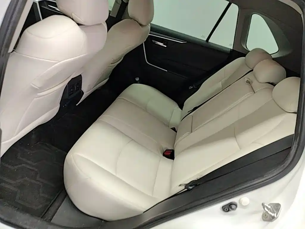 Toyota RAV4 — миниатюра 17