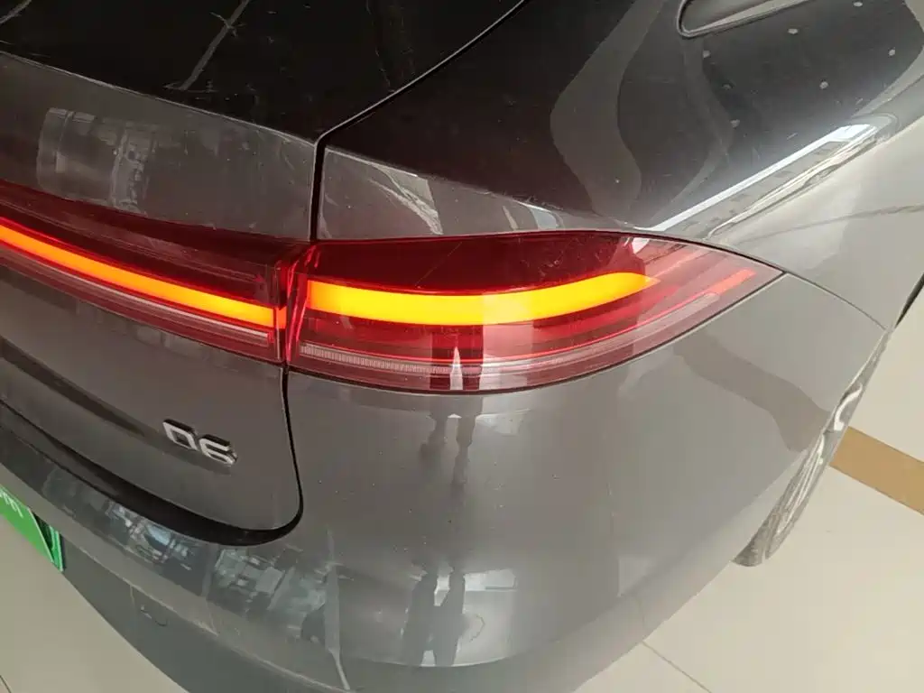 Roewe D6 — миниатюра 8